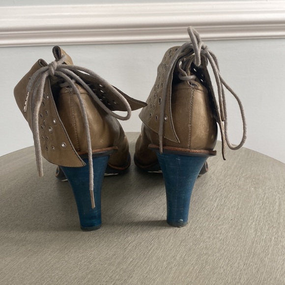 TSUBO heels - Picture 4 of 10